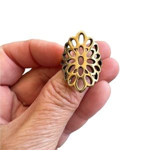 Gold Flower Molded Ring